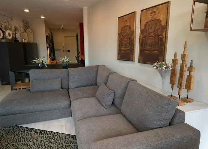Apartaments Turistics Cardona, Magi